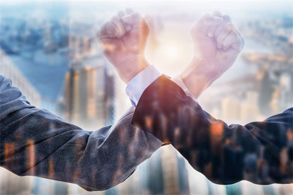 榮耀CEO承認(rèn)銷量非常困難，眾多企業(yè)的品牌戰(zhàn)略啟示