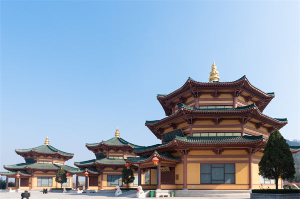 煙臺(tái)企業(yè)戰(zhàn)略模糊難落地？戰(zhàn)略咨詢公司如何精準(zhǔn)錨定增長賽道？