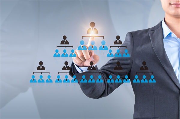 跨區(qū)域擴(kuò)張時，集團(tuán)管控如何防止管理效能稀釋？