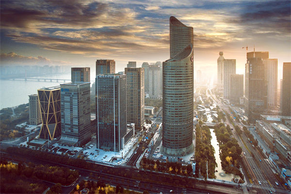 市場突變計劃失效，年度計劃如何靈活應(yīng)對突發(fā)情況？