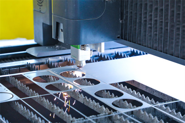 制造業(yè)管理咨詢公司，如何幫助企業(yè)應(yīng)對(duì)市場(chǎng)波動(dòng)？