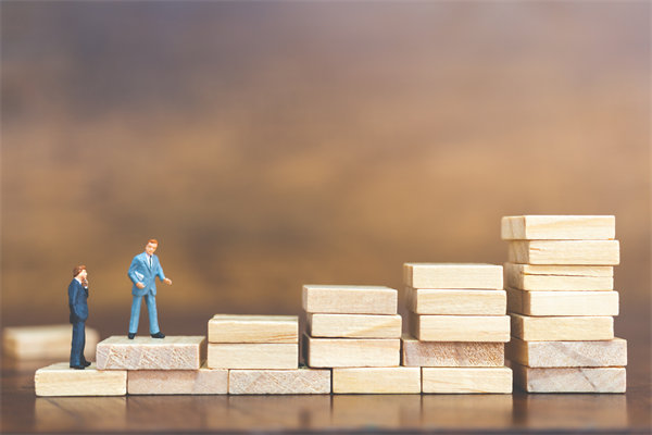 哪家年度經(jīng)營計劃咨詢公司最靠譜，能制定可落地的年度目標？